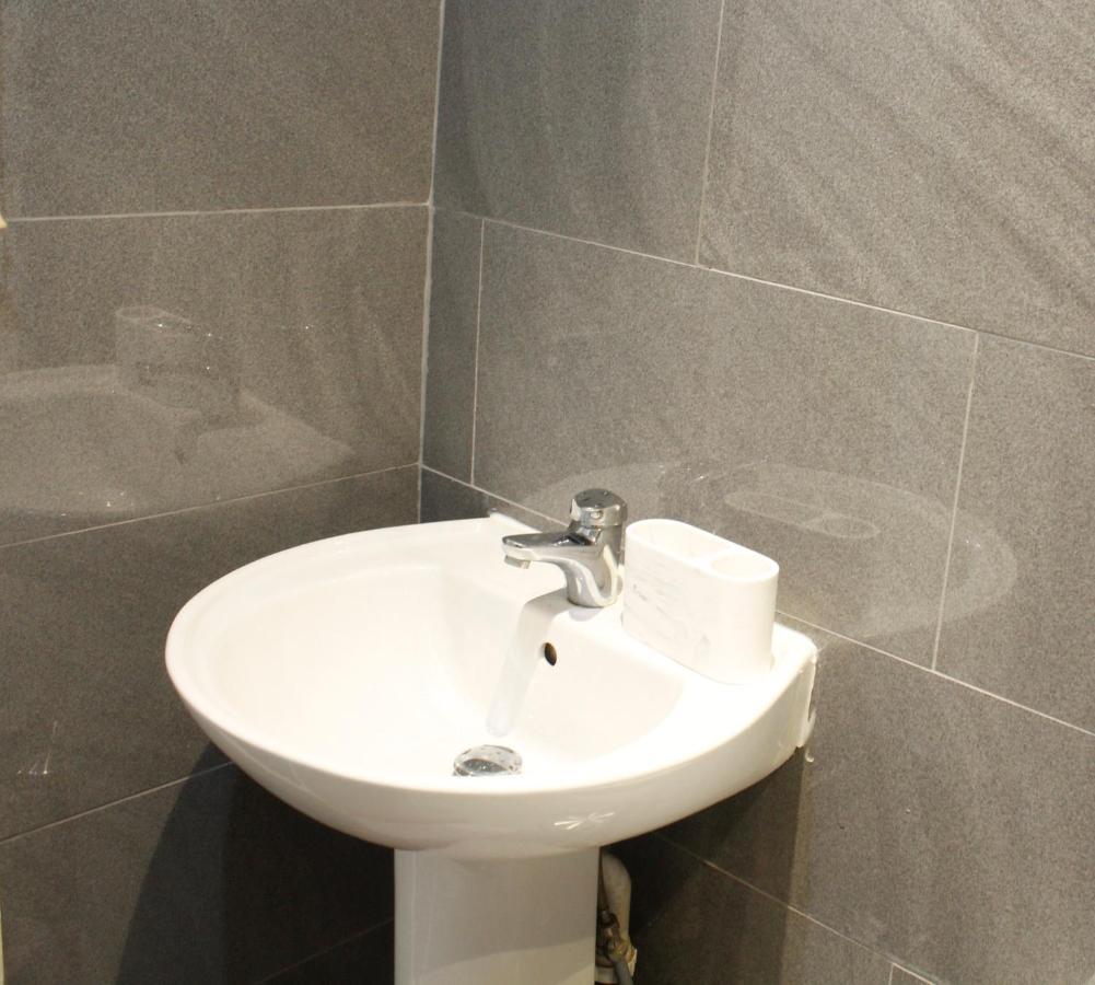 Cozy Rooms Or Apartment In London Townhouse Fast Links To Central Buitenkant foto